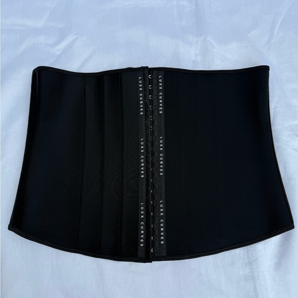 LUXX CURVES Black Waist Trainer Size 4XL - Picture 7 of 14